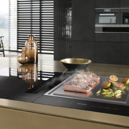 Piano Cottura CS7632FL con Teppan Yaki ad induzione di Miele
