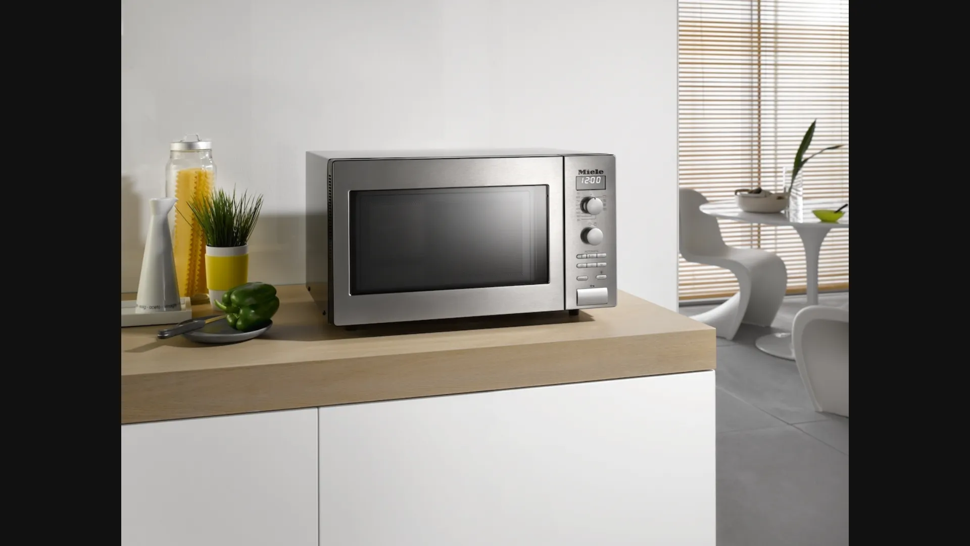 Forno a Microonde con Grill M6012SC con programmi automatici di Miele