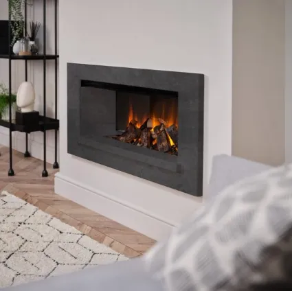 Camino elettrico senza vetro con una cornice di rivestimento in MDF effetto marmo Brianza di Maisonfire