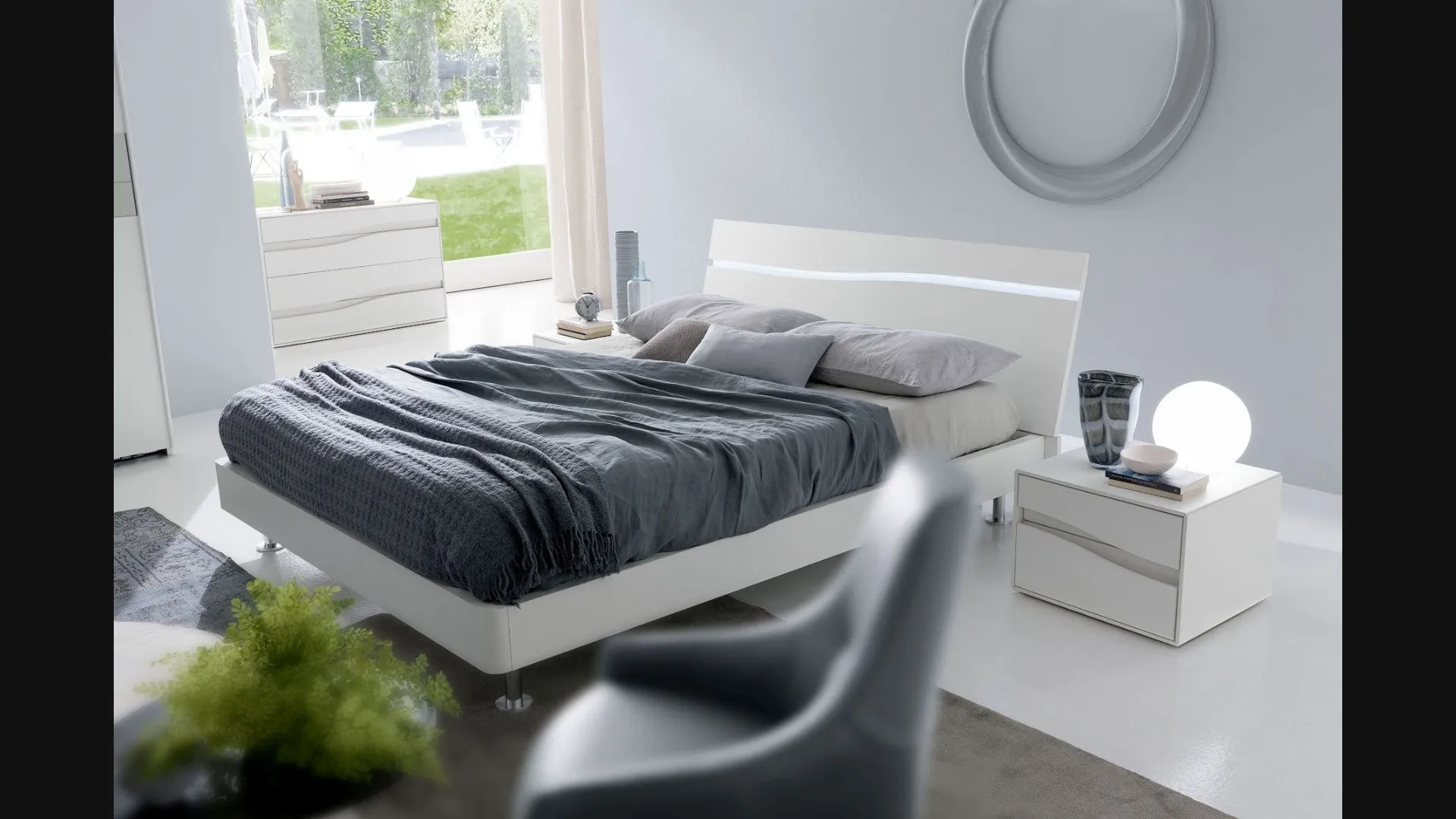 Letto con testiera con luce a led in finitura bianco poro aperto Infinity Onda di S75