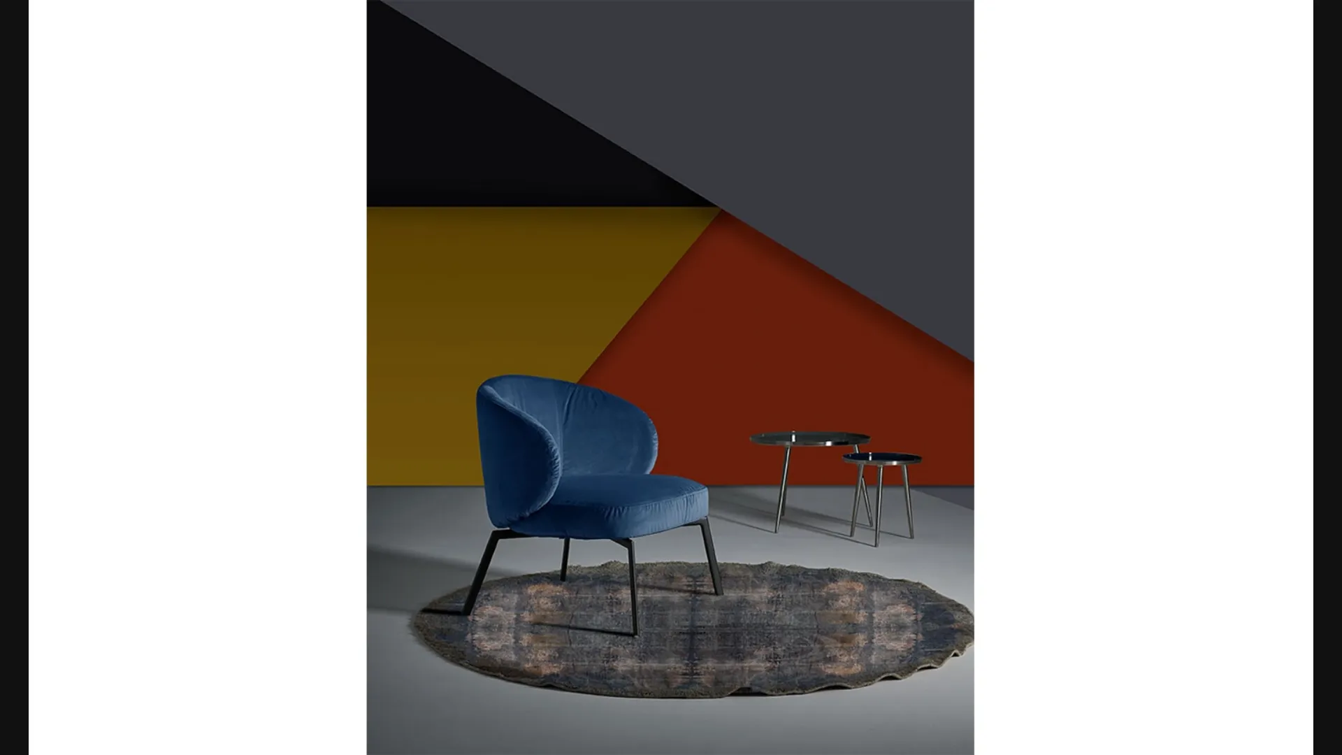 Poltroncina in velluto con struttura in acciaio Dalì di Excò