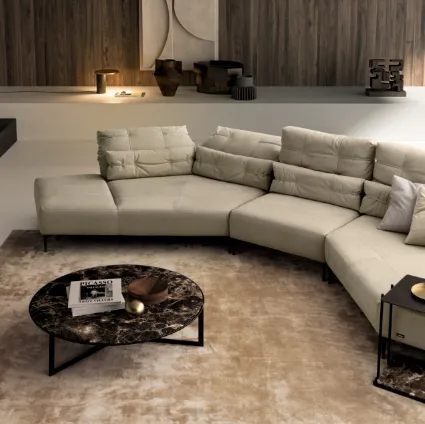 Divano in tessuto elegante e confortevole caratterizzato da linee morbide Wave di Nicoline